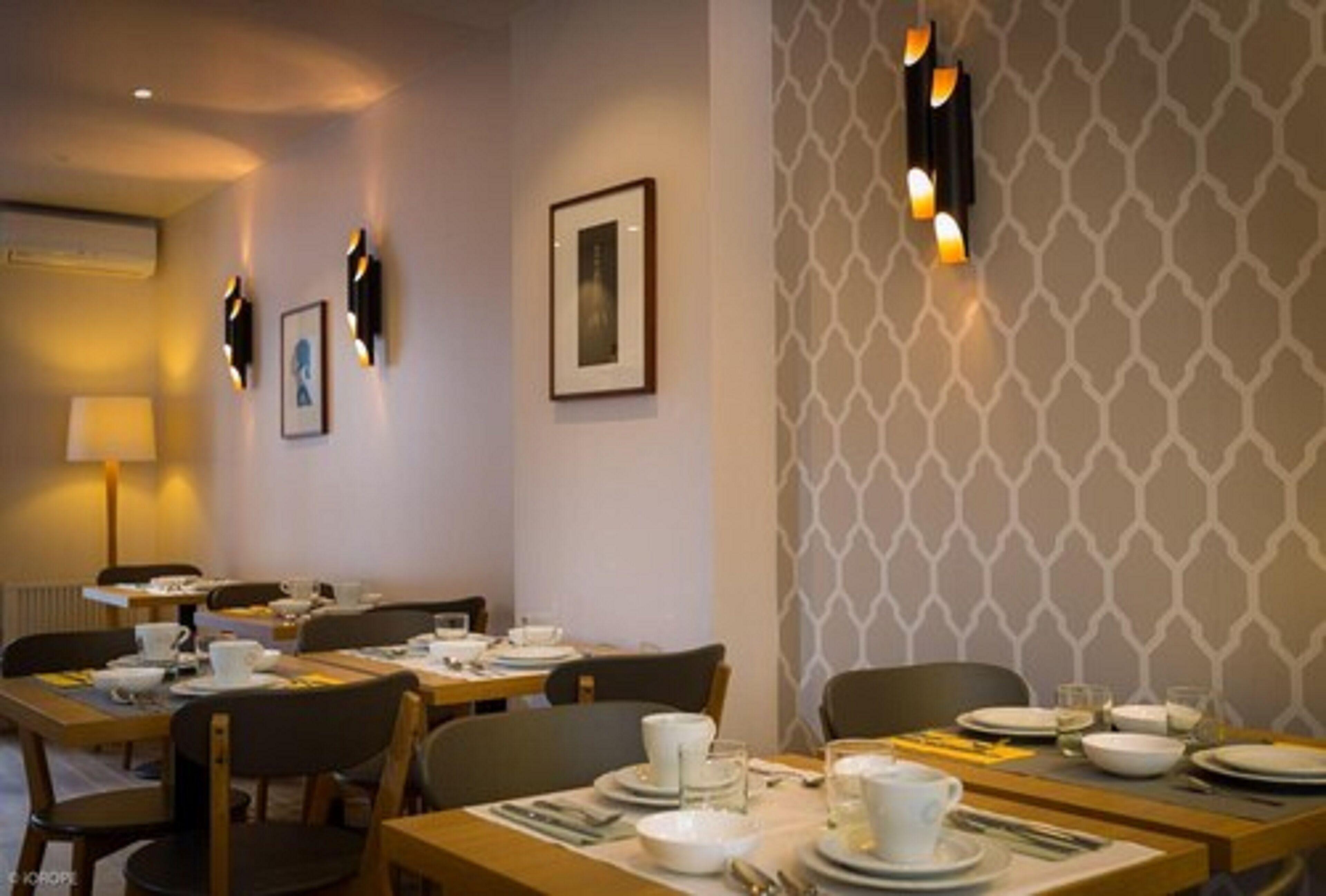 Hotel Mirabeau Eiffel 3*